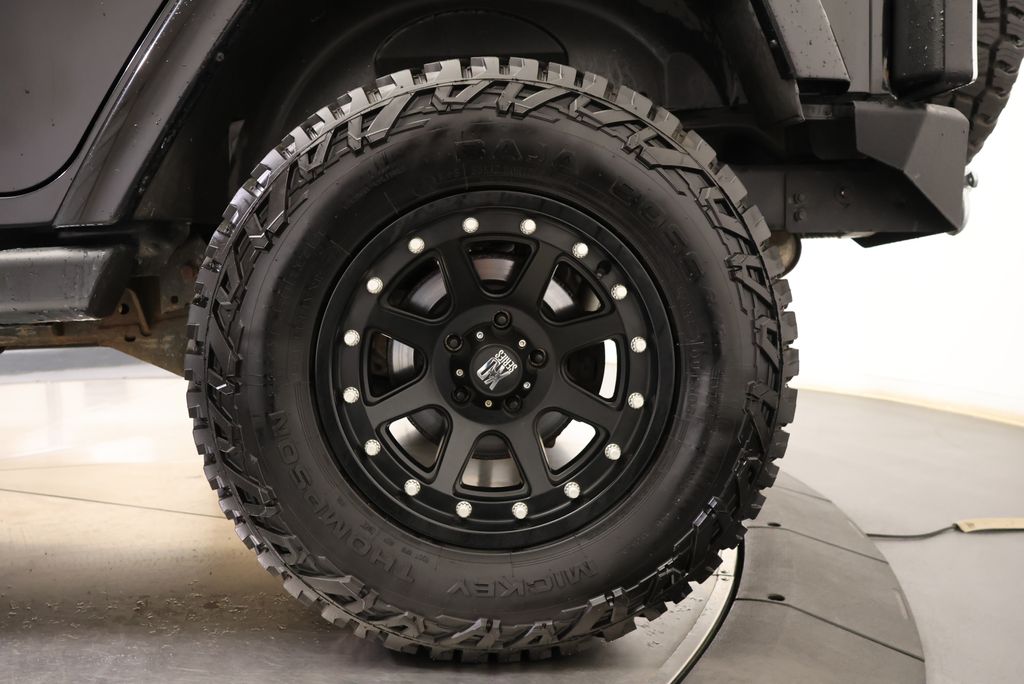 Thumbnail: 2013 Jeep Wrangler - 10