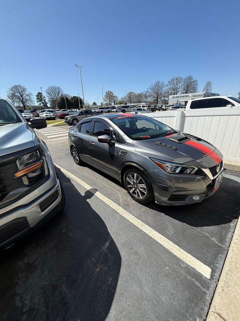 2020 Nissan Versa SV FWD