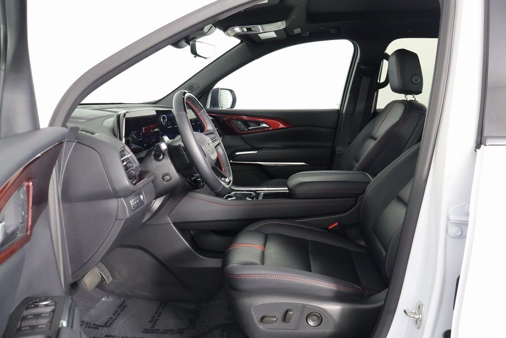 Thumbnail: 2025 Chevrolet Traverse - 9