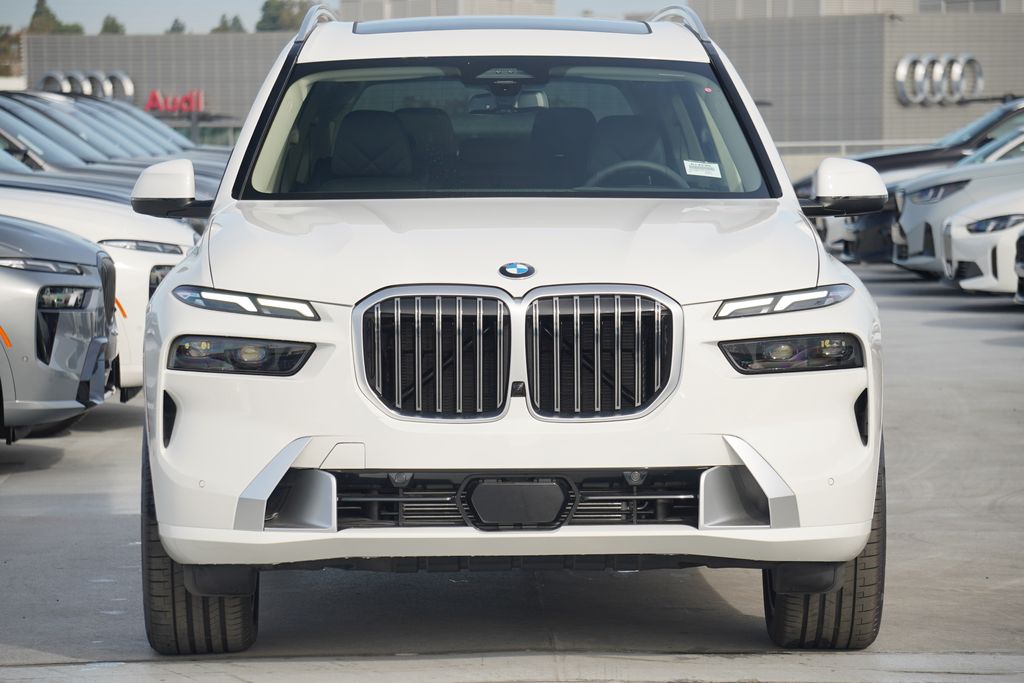 2025 BMW X7 xDrive40i 2