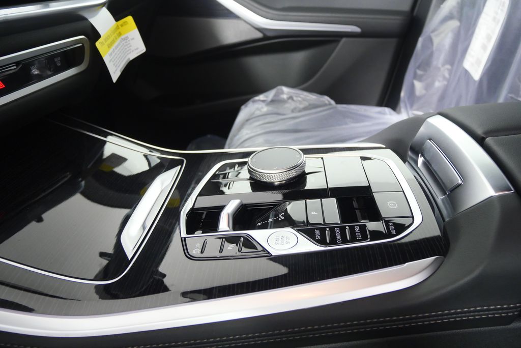Thumbnail: 2026 BMW X5 - 21
