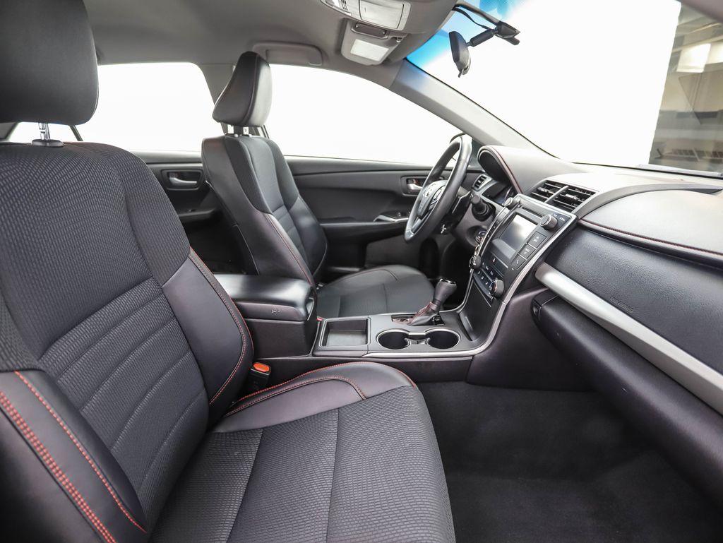 Thumbnail: 2016 Toyota Camry - 28