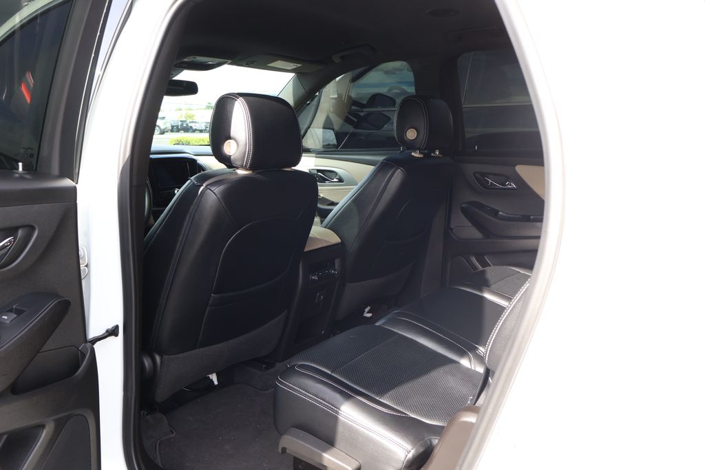 2022 Chevrolet Traverse LS 31