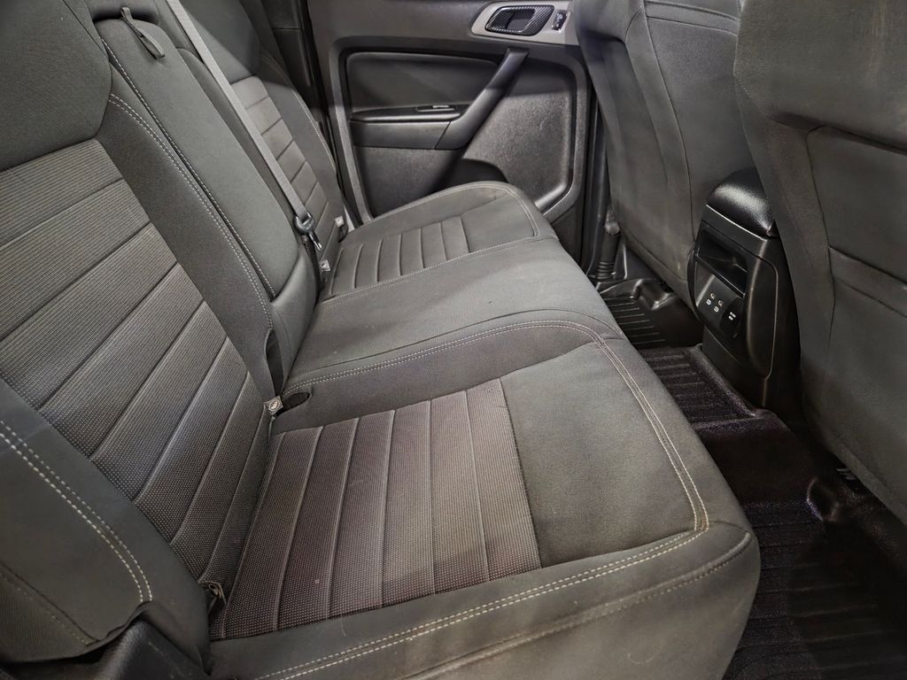 Used 2019 Black Ford XLT image 21