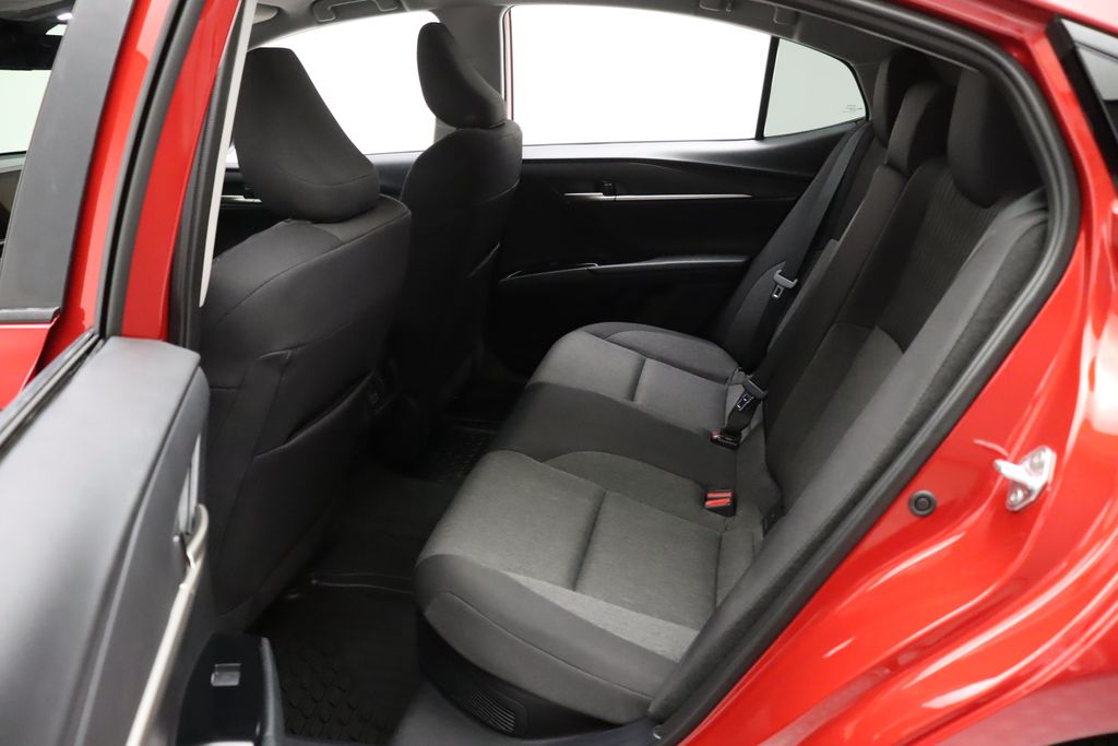 2025 Toyota Camry LE 19