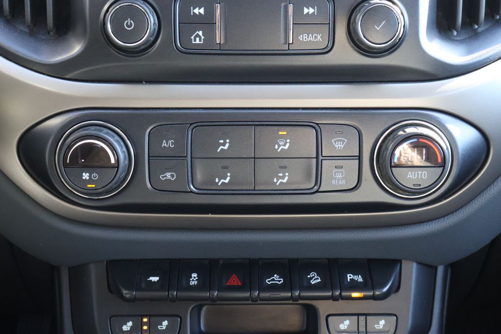 Thumbnail: 2021 Chevrolet Colorado - 19