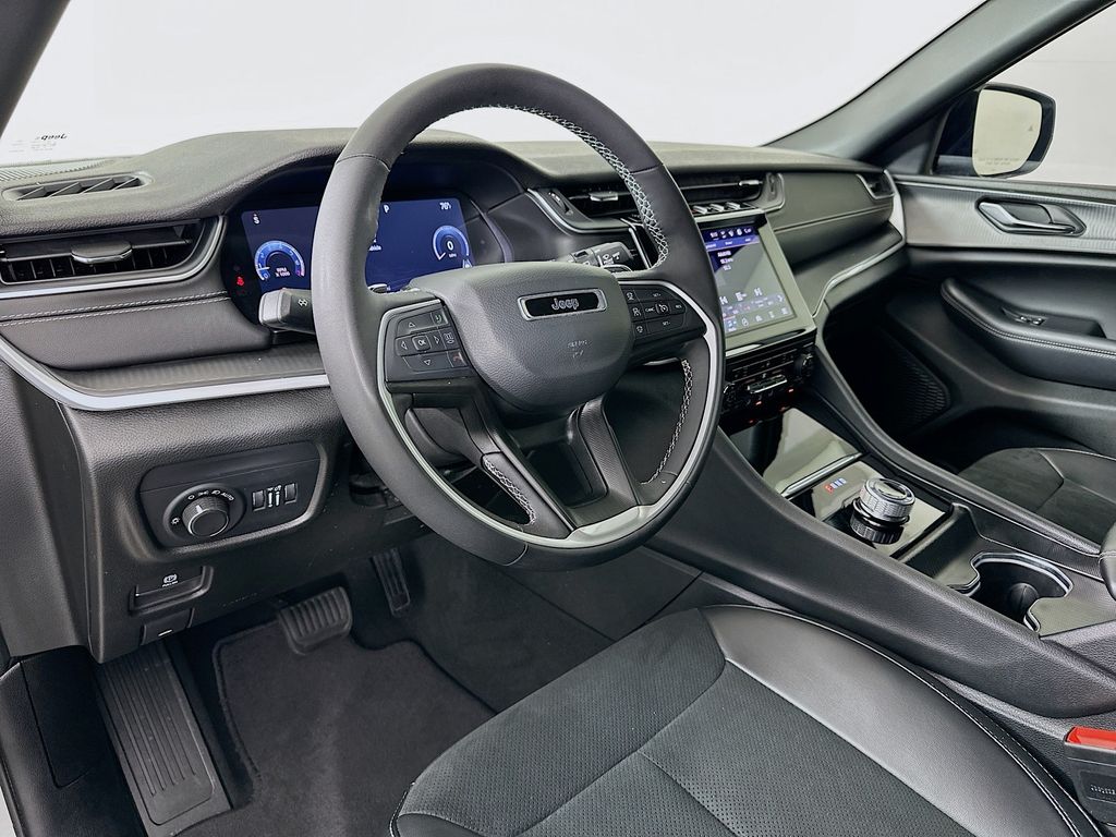 Thumbnail: 2024 Jeep Grand Cherokee - 9