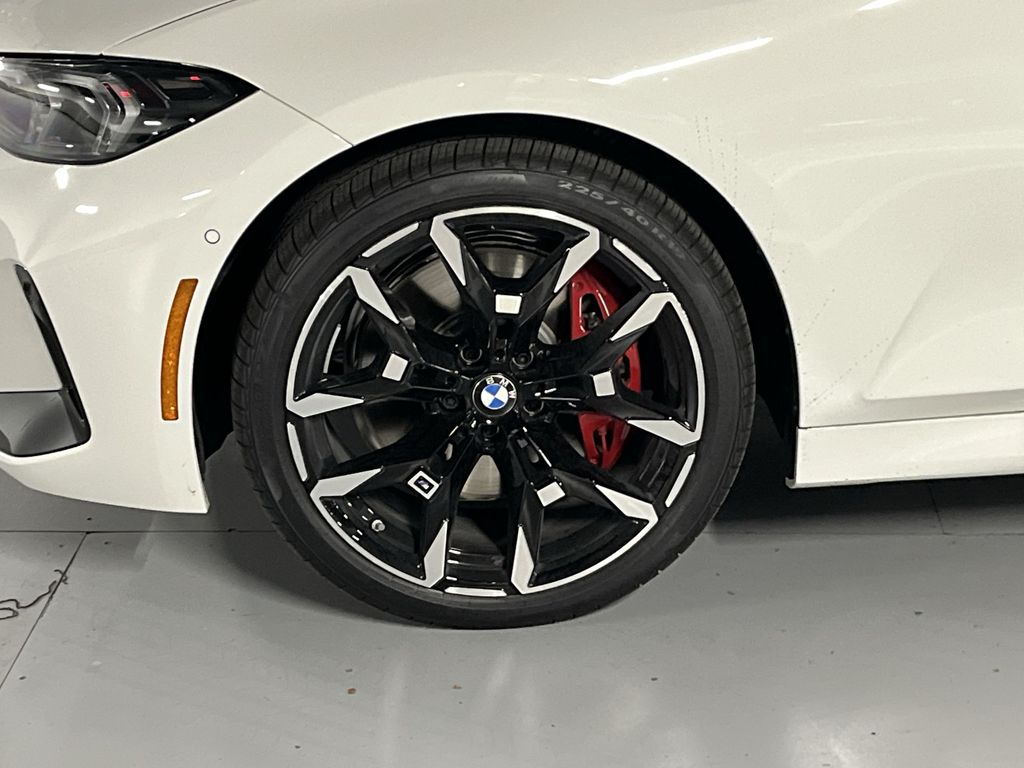 Thumbnail: 2025 BMW 3 Series - 10