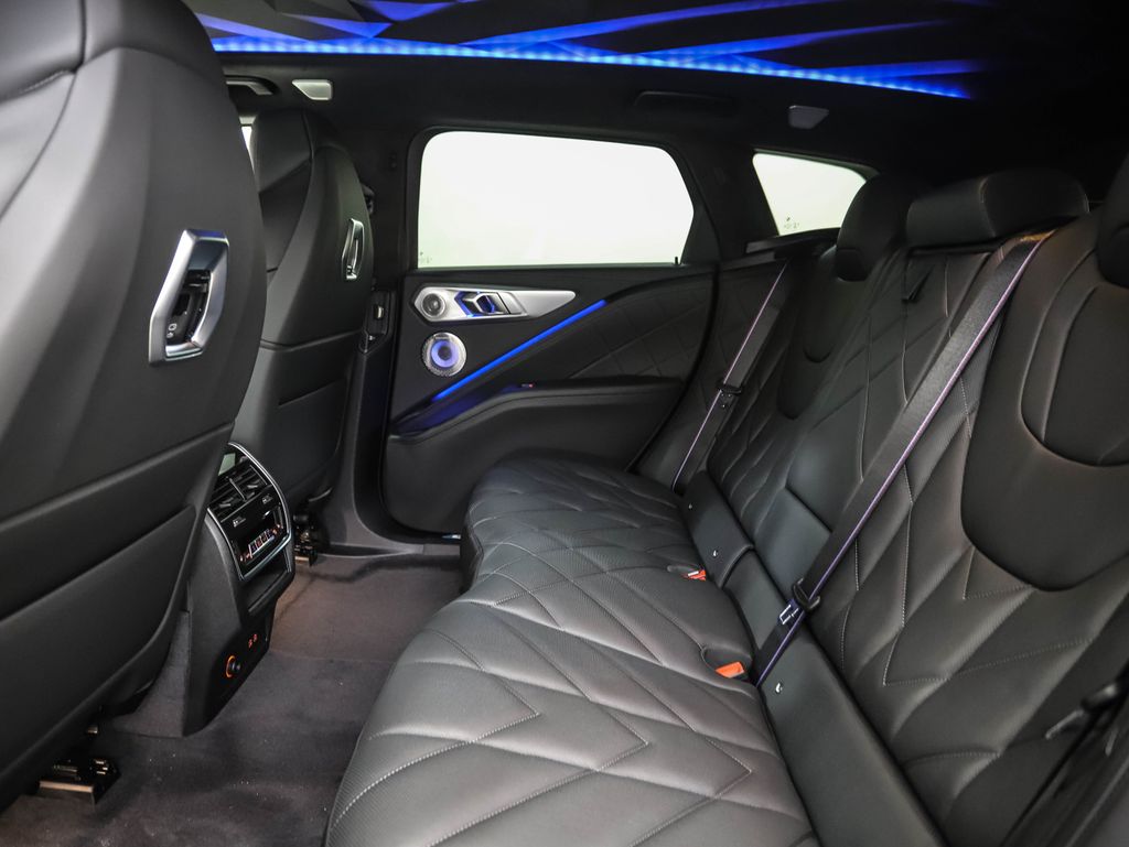 Thumbnail: 2026 BMW XM - 25