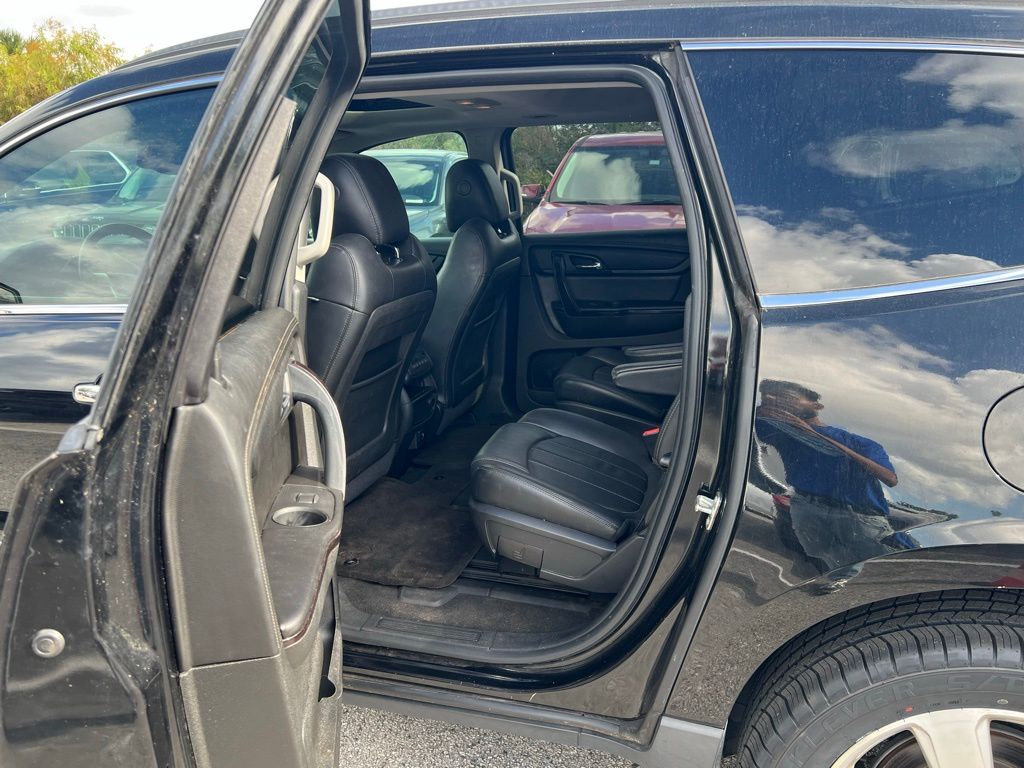 2017 Chevrolet Traverse Premier 8