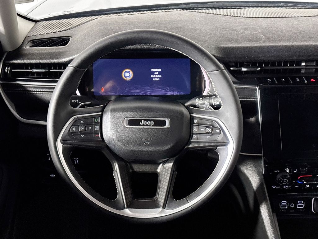2023 Jeep Grand Cherokee Laredo