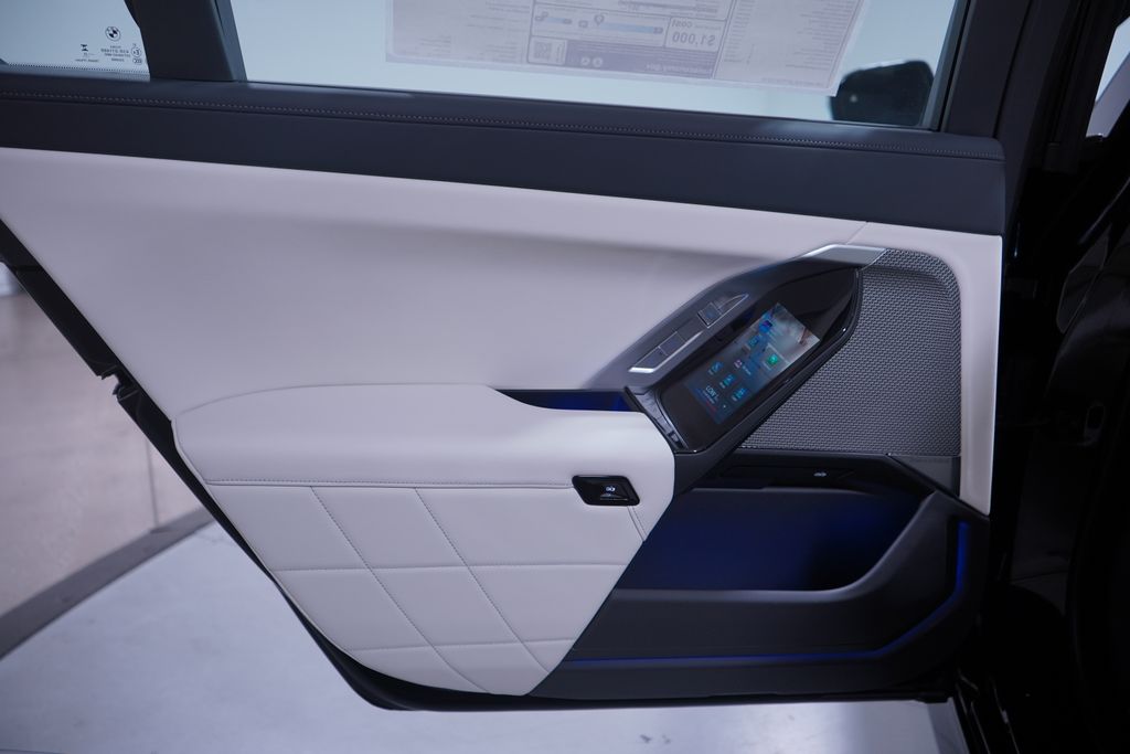 Thumbnail: 2026 BMW i7 - 15