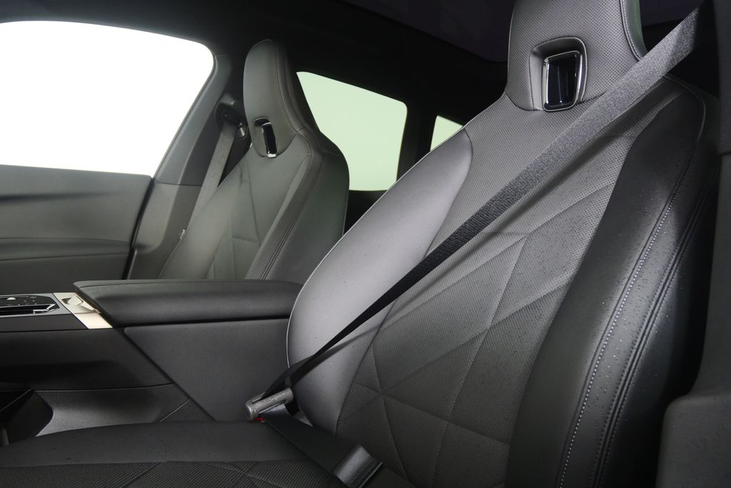 Thumbnail: 2026 BMW iX - 10