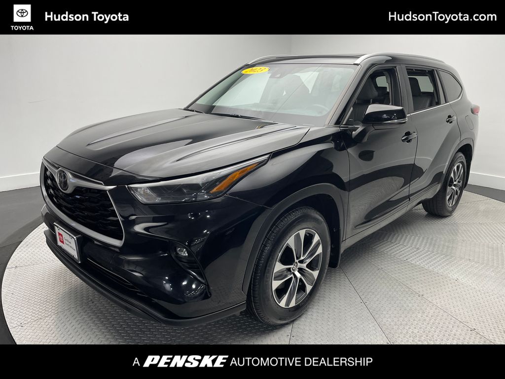 Thumbnail: 2023 Toyota Highlander - 1