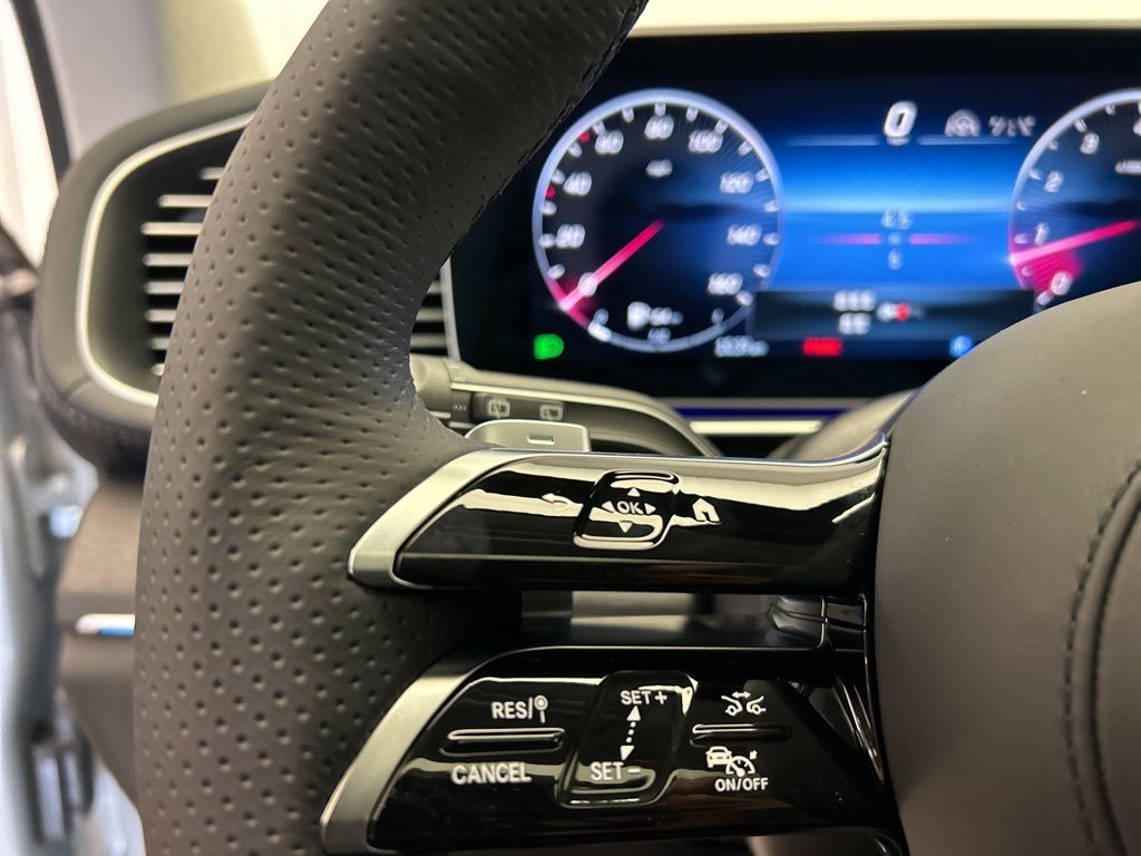 Thumbnail: 2026 Mercedes-Benz GLS - 14