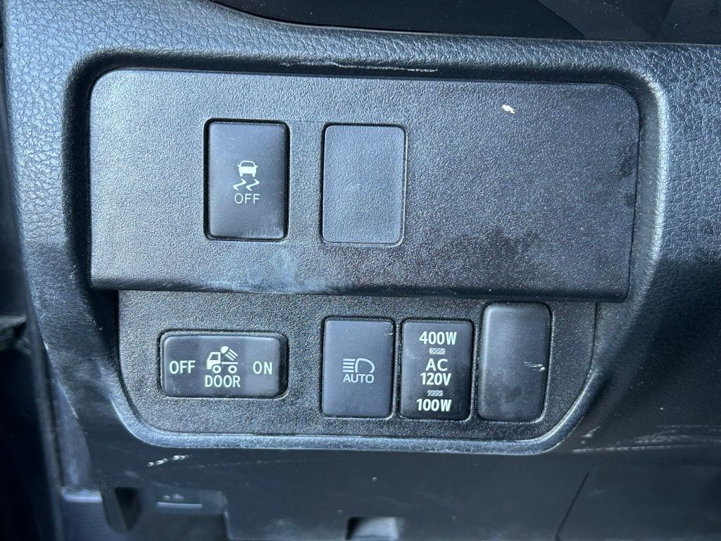 Thumbnail: 2022 Toyota Tacoma - 16