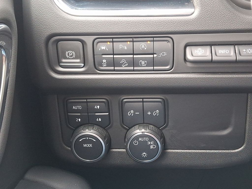 Thumbnail: 2022 Chevrolet Tahoe - 26