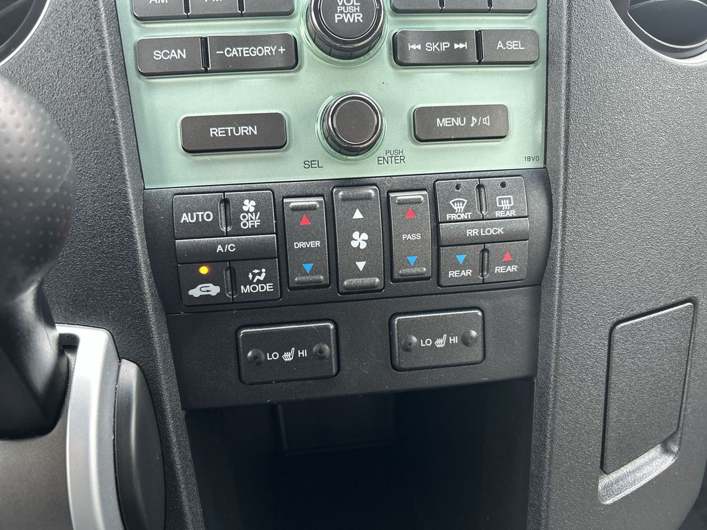 Thumbnail: 2011 Honda Pilot - 18