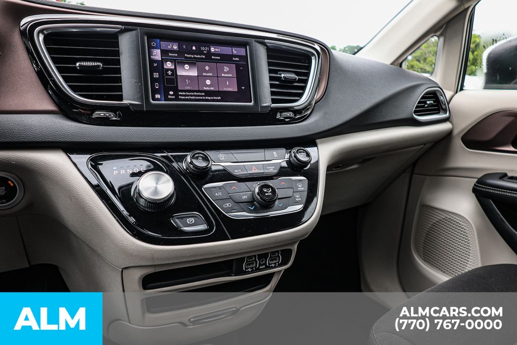 Used 2023 White Chrysler LX image 36