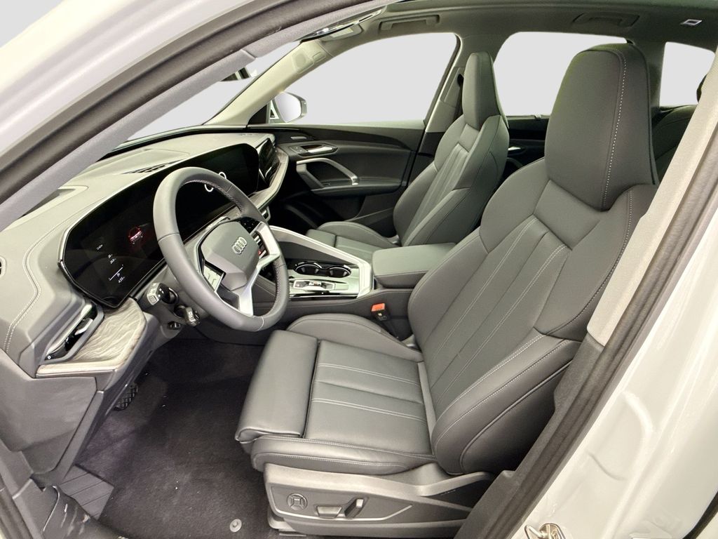 Thumbnail: 2025 Audi Q5 - 19