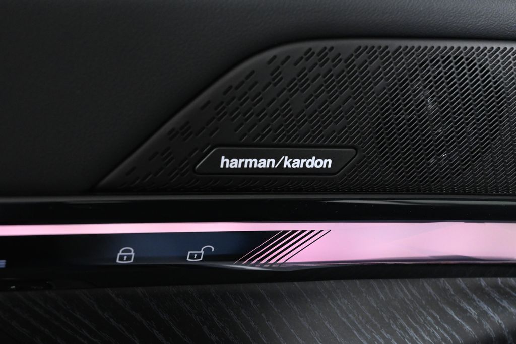 Thumbnail: 2026 BMW 5 Series - 32