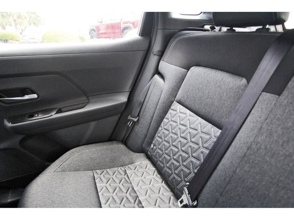 2026 Nissan Kicks SV - 9