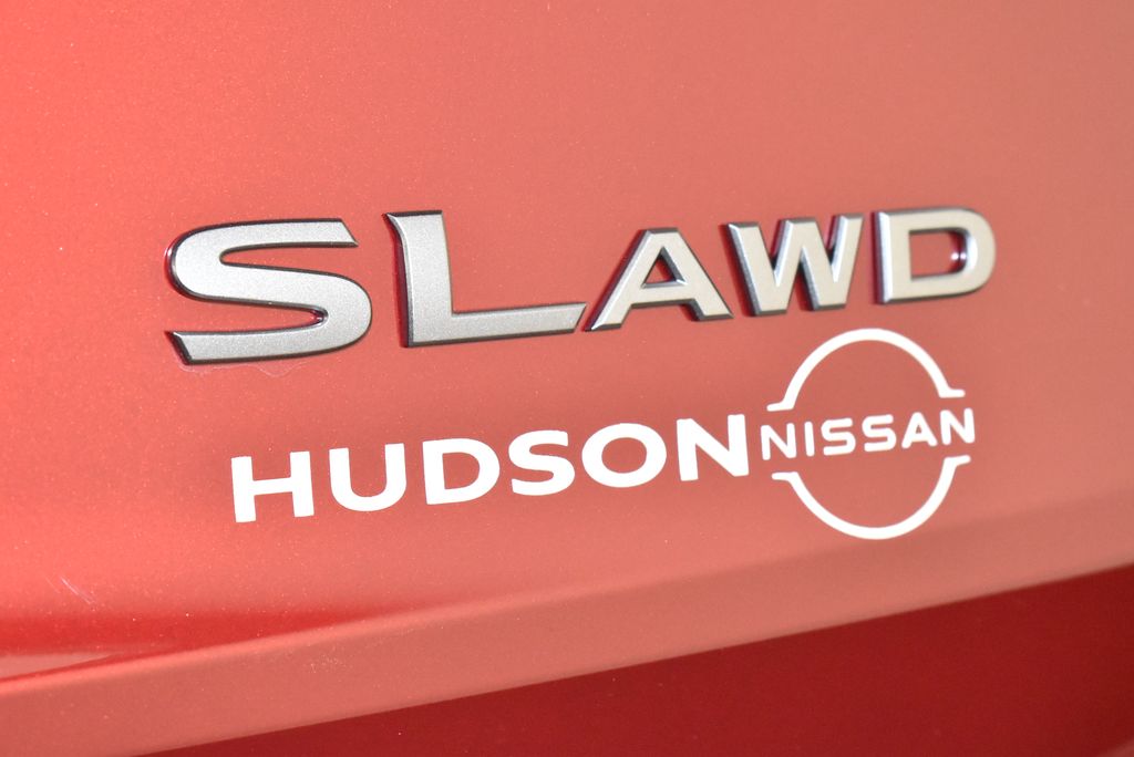 2025 Nissan Rogue SL 9