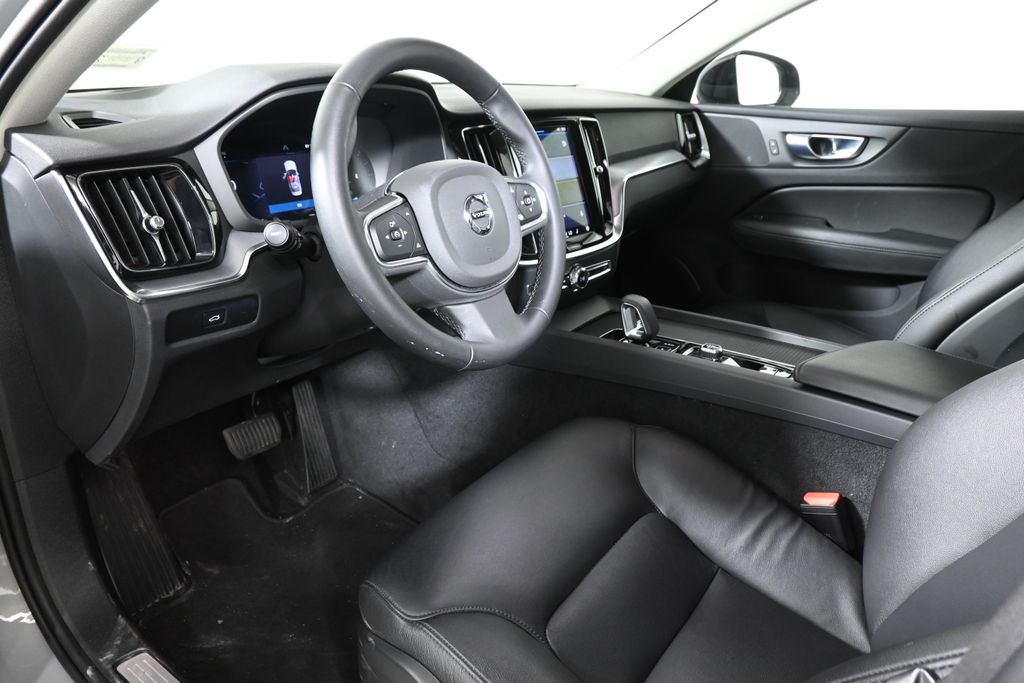 Thumbnail: 2025 Volvo S60 - 4