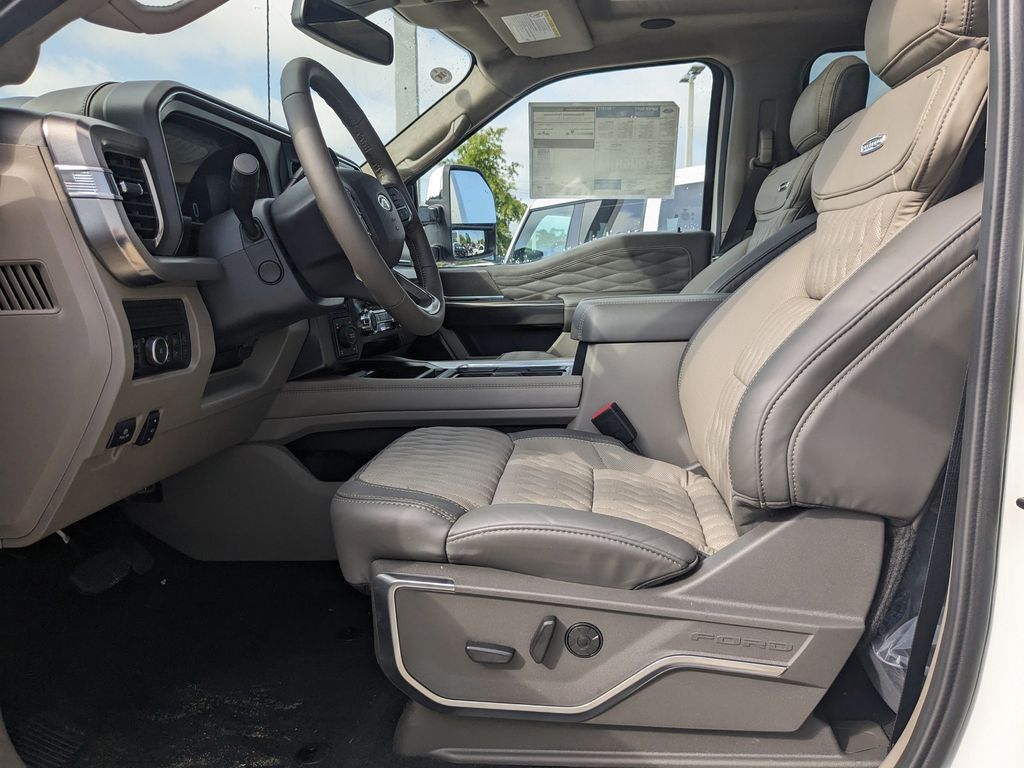 2025 Ford F-250 Super Duty Platinum