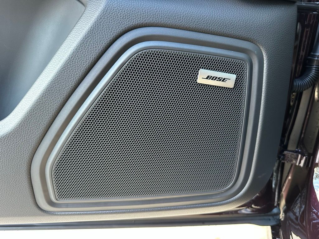 Thumbnail: 2026 Porsche Macan - 17