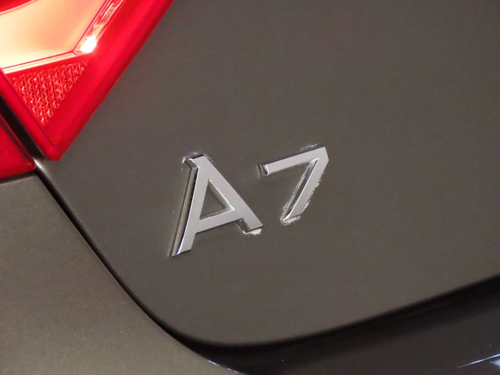 Thumbnail: 2012 Audi A7 - 12