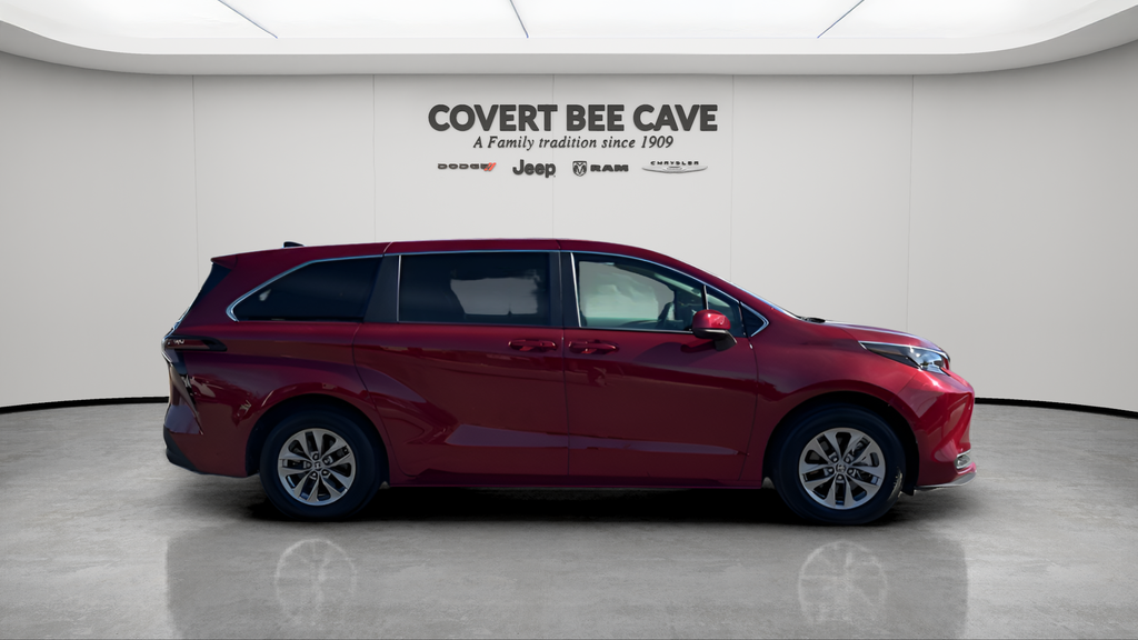 Used Car 2025 Toyota Sienna  Le For Sale Under $50,000 In Austin, Texas