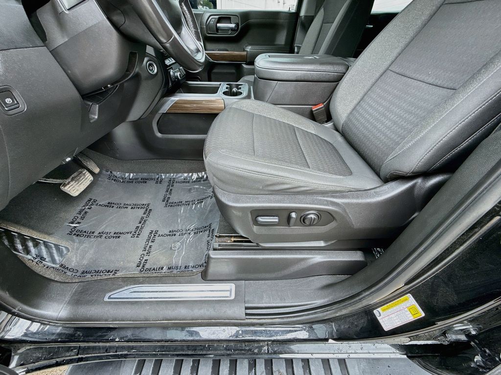 Used 2022 Black Chevrolet RST image 18