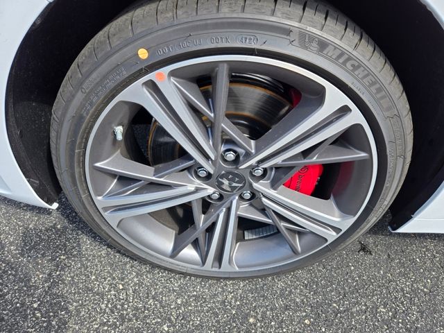 2025 Genesis G70  13
