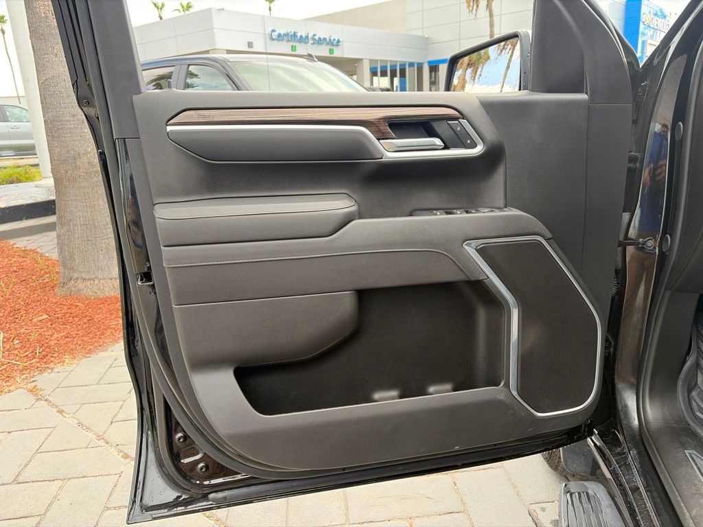 Used 2026 Black Chevrolet LT image 17