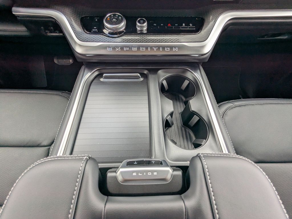 2025 Ford Expedition Platinum MAX