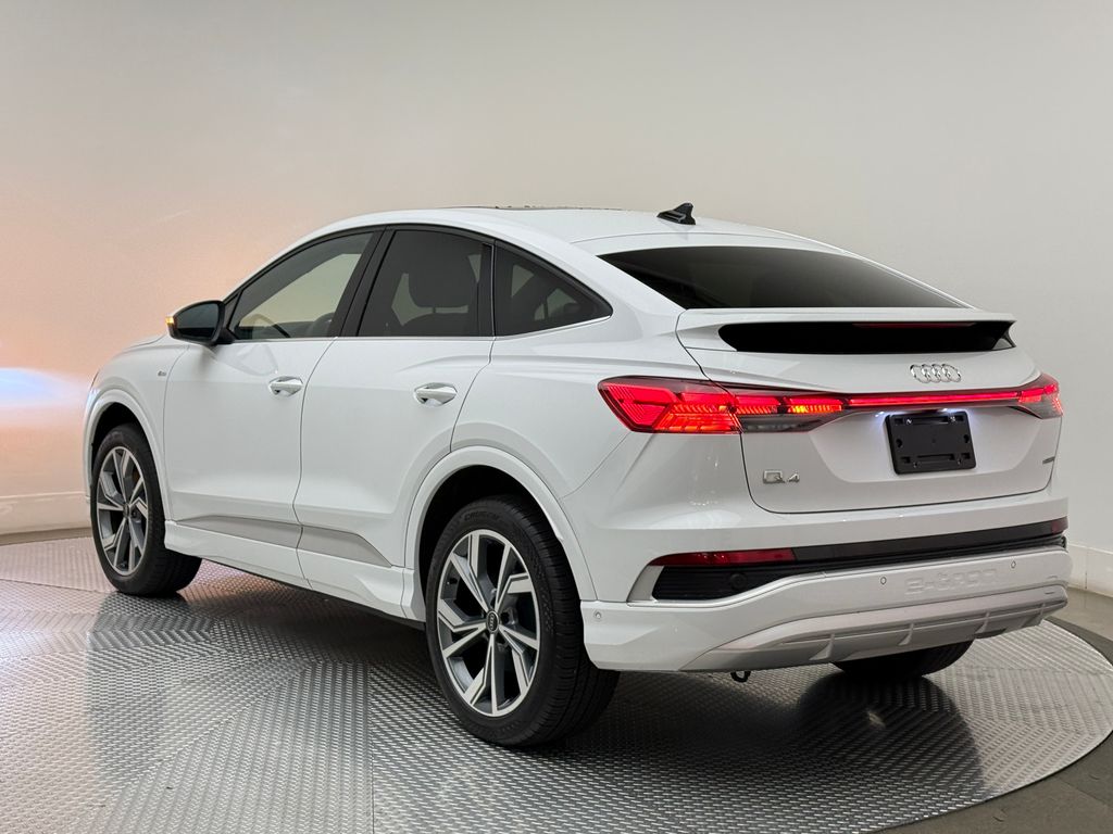 Thumbnail: 2023 Audi Q4 e-tron - 13