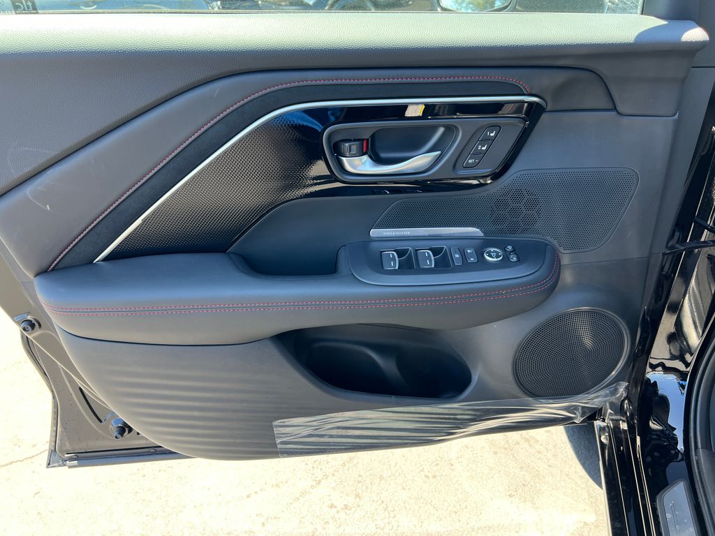 Thumbnail: 2025 Acura ADX - 11