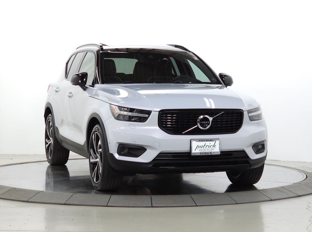 2022 Volvo XC40 T5 R-Design AWD
