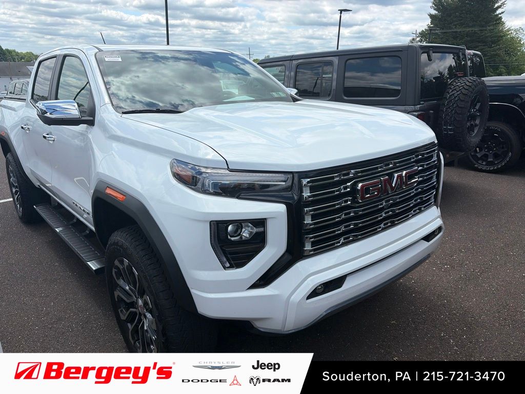 Summit White 2025 GMC Canyon Denali Crew Cab 4WD Pickup Truck Four-Wheel Drive 8-Speed Automatic