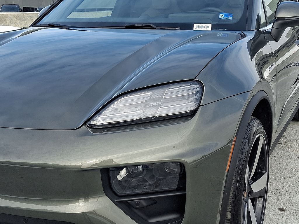 Thumbnail: 2026 Porsche Macan - 11