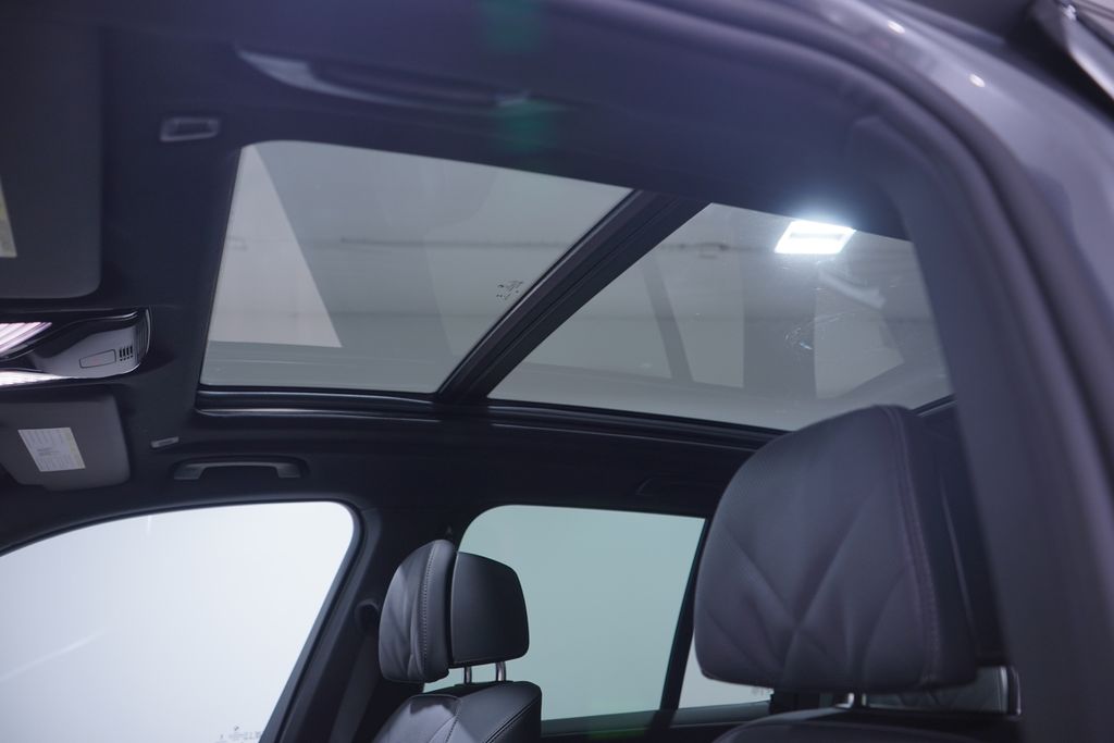 Thumbnail: 2026 BMW X5 - 8