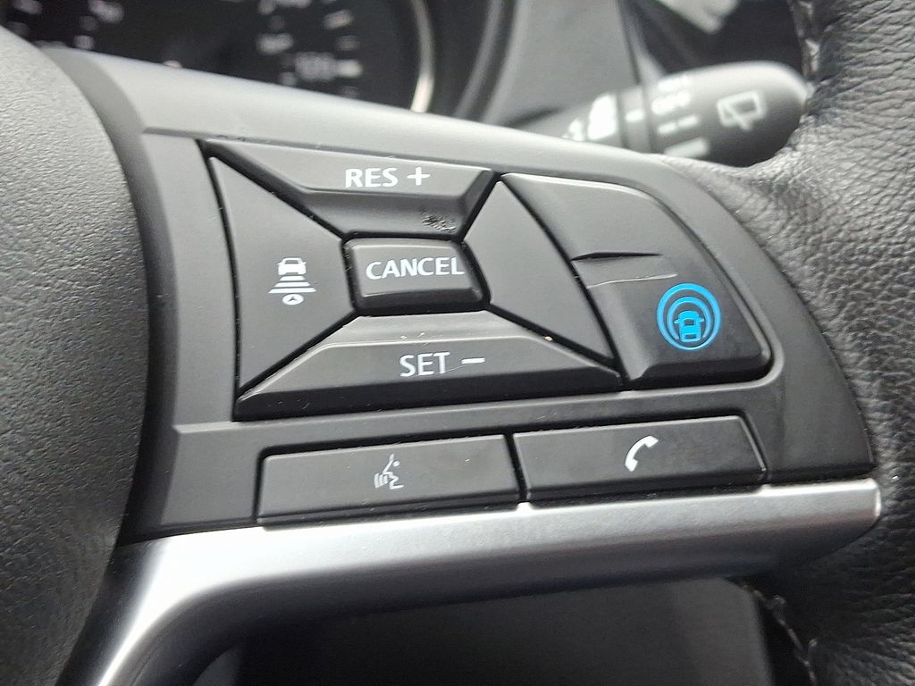 2022 Nissan Rogue Sport SV 22