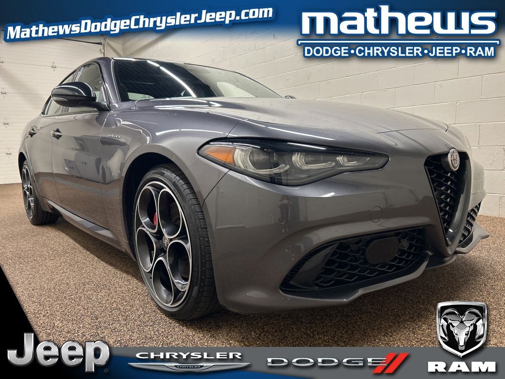 Vesuvio Gray Metallic 2024 Alfa Romeo Giulia Veloce AWD Sedan All-Wheel Drive 8-Speed Automatic