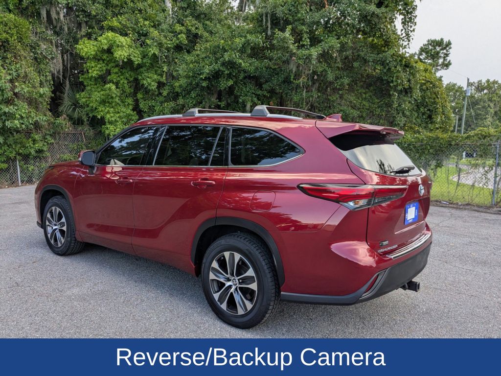 2022 Toyota Highlander Hybrid XLE
