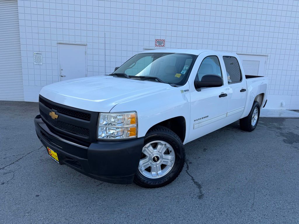 Summit White 2013 Chevrolet Silverado Hybrid 1HY Crew Cab RWD Pickup Truck 4X2 4-Speed CVT