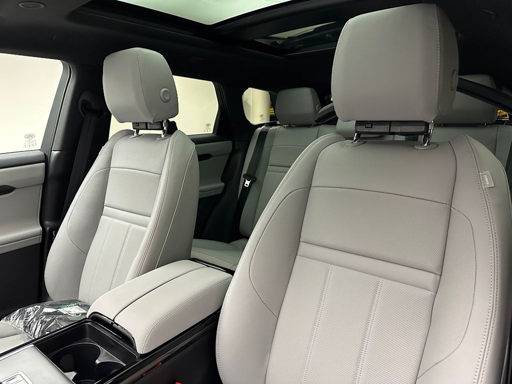 Thumbnail: 2026 Land Rover Range Rover Evoque - 10