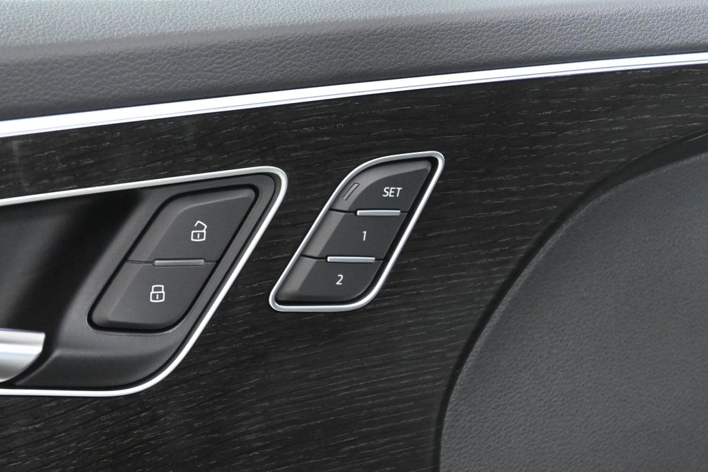 Thumbnail: 2026 Audi Q7 - 23