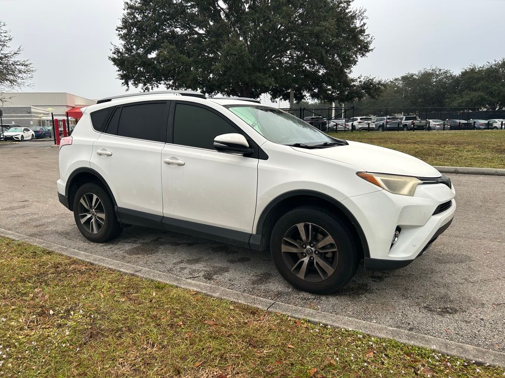 Thumbnail: 2018 Toyota RAV4 - 7