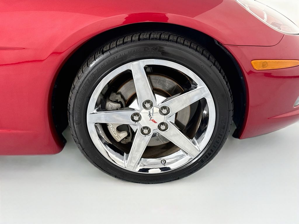 Thumbnail: 2005 Chevrolet Corvette - 26